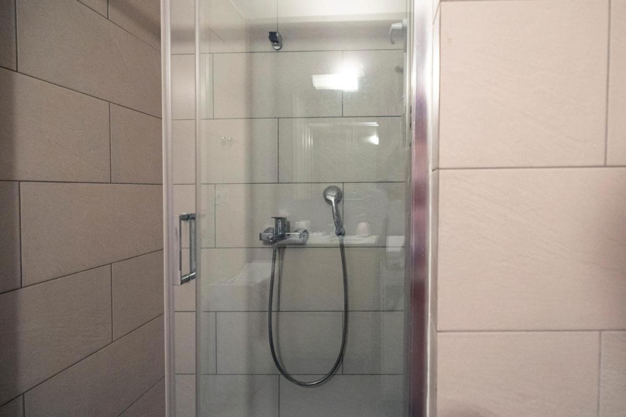 Delmare Mqueen Apartment เทสซาโลนิกิ ภายนอก รูปภาพ