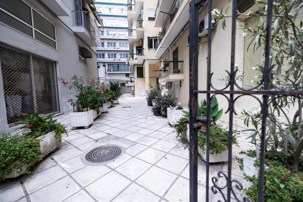 Delmare Mqueen Apartment เทสซาโลนิกิ ภายนอก รูปภาพ